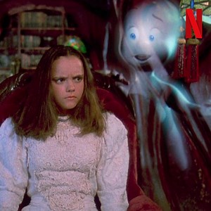 La maison de Casper le gentil fantôme, c’est la seule maison hantée avec un manège inclus. 🎢 Le film Casper, avec Christina Ricci et Bill Pullman, c’est toujours dispo ! | Netflix