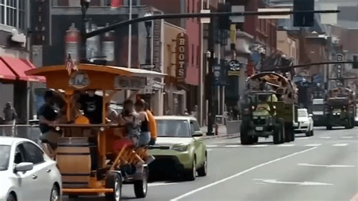 Nashville council weighs new rules for sightseeing vehicles