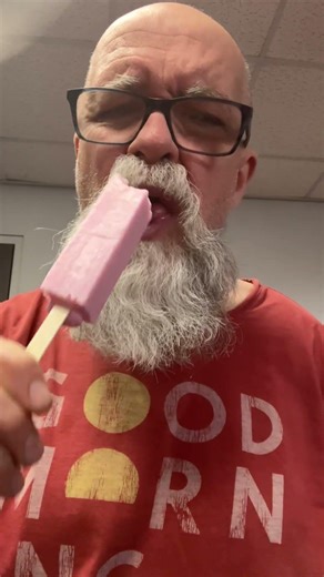 Melona strawberry ice bar review