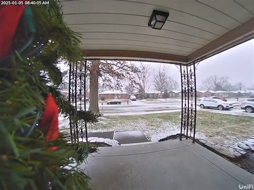 1.1K views · 21 reactions | Timelapse footage shows heavy snow blanketed Louisville, Kentucky on Sunday, January 5, over the span of four hours. Credit: @mitchellkwx via Storyful | WeatherBug | Facebook