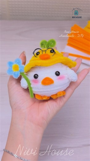 How to Make a Cute Duck with Pipe Cleaners 🐥💛 Part 1 #diy #pipecleaners