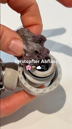 🚿 Is your washing machine not draining properly? Here's how to tell if it's clogged