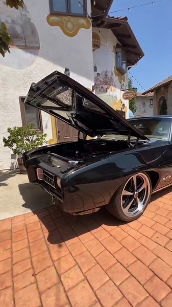 Classic Walkaround of a 1969 GTO