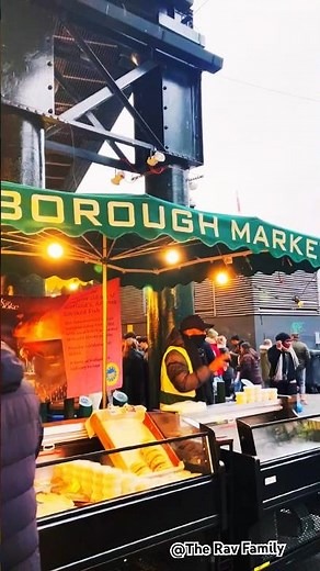 Exploring Borough Market: London's Foodie Paradise!