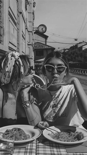 Female Empowerment l Motivation l Quotes l Success on Instagram: "BESTIES 👯 Send her a reminder that she’s awesome! Follow @female.focusd for daily women empowerment, motivation, encouragement, quotes, and entrepreneur content. Video Credit: @pocket.macro #femalefocused #girlpower #thatsmybestfriend #besties"