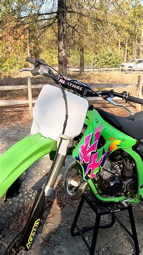 KX125 LOOKING FRESH WITH NEW GRAPHICS