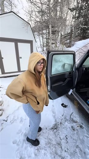 @campingkayla on Instagram: "Trash the whole jeep atp 😭"