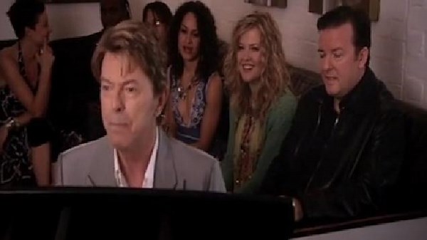 David Bowie performs 'Little Fat Man' on Extras