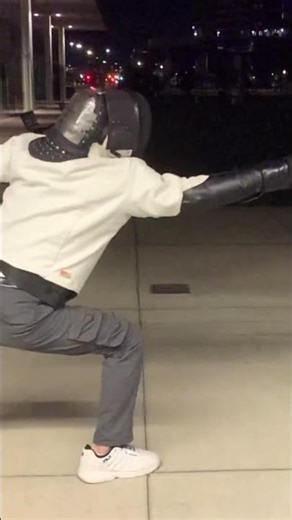 Fencer lunges (taking a lesson) @DiscoveringFencing