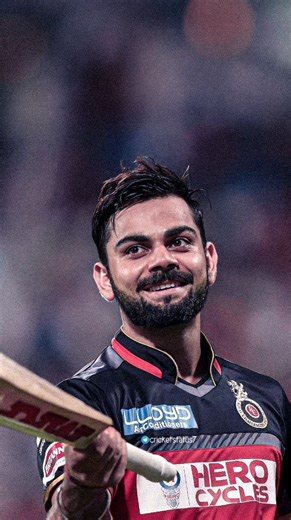 Lamelight_cricket on Instagram: "1997년 개봉한 영화 Titanic은 잭과 로즈의 운명적인 사랑을 통해 비극 속에서도 오래 남는 감정의 깊이를 보여주는 작품입니다. 화려한 연출보다 인물의 감정에 더 집중한 제임스 카메론 감독의 스타일은 지금 다시 봐도 묘하게 가슴을 울리죠. 배가 침몰하는 장면이 아닌, 두 사람이 서로를 바라보던 순간들이 더 강하게 기억에 남는 영화이기도 합니다. 이 감정을 완성해주는 곡이 바로 셀린 디온의 *“My Heart Will Go On”*입니다. 처음 들으면 잔잔한데, 어느 순간 자연스럽게 가슴이 벅차오르는 느낌을 줍니다. 특히 후반부의 고조되는 보컬은 영화 속 잭과 로즈의 마지막 장면과 겹쳐지면서 괜히 마음이 서늘해지기도 하고요. 많은 분들이 “이 노래가 나오면 왜 그 장면이 자동으로 떠오르는지 모르겠다”고 말하는데, 그만큼 영화와 음악이 자연스럽게 얽혀 있는 곡입니다. 1998년 아카데미 주제가상을 비롯해 여러 상을 휩쓴 건