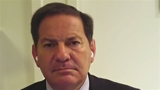 Mark Halperin, veteran political reporter and host of “The Morning Meeting” on the streaming platform “2Way,” says Democratic candidate Kamala Harris has yet to explain the Biden administration’s record on immigration and the border. He tells “On Balance” that the “stagecraft” of Harris’ trip to the border will be “difficult.” #kamalaharris #markhalperin #2024election | NewsNation