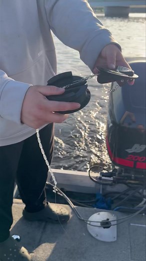 Diver Nests are the perfect, practical way to store your dipsey divers after you’ve taken them off your rods! It’s simple - slide it in, wind it up and clip it on! ✅ No Tangled Leaders ✅ Magnum or Standard ✅ Universal for any Leader Length ✅ Fits Popular Brands like: Luhr Jensen & Dreamweaver Shop in store or online: https://aandksport.com/products/storage-solutions | A&K Bait & Tackle