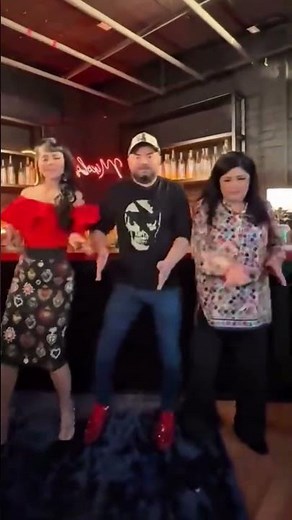 JOSÉ EDUARDO DERBEZ BAILANDO CON SU MAMÁ #familiaconestilo #baile