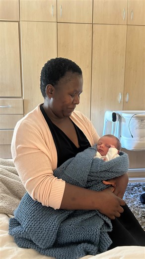 The highly requested video of Tambu meeting Luka for the first time!! Hahaha I did not tell het that he was born and she met him when he was 3 days old🥹😭❤️ This little man is so loved!!! | Katinka