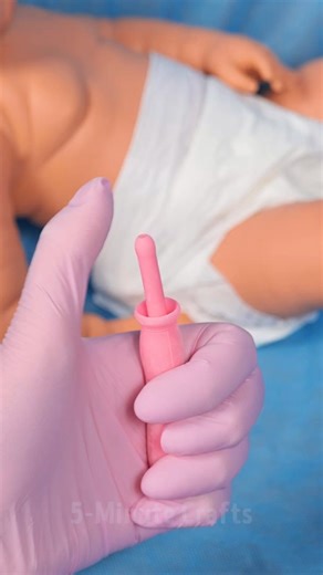 Gas relief method for babies 💨 | 5-Minute Crafts