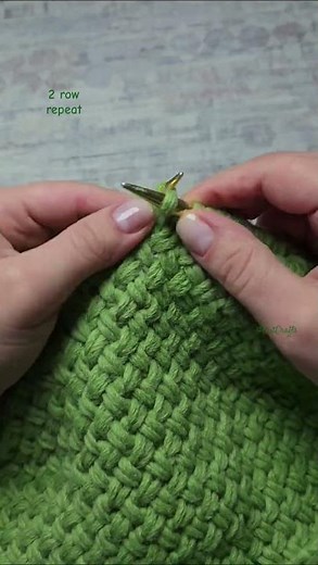 Criss Cross Wicker Knitting Stitch | 2 Row Repeat Knitting pattern #knittingtutorial #easyknitting
