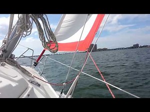 Sailing a Hunter 26.5 Upwind with reefed jib