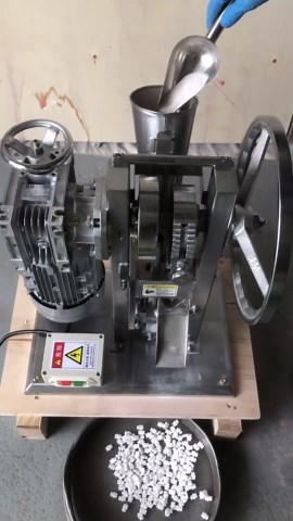 Liniwiang | This tablet press can produce various types of tablets and can customize molds with different patterns.#machine #tabletingmachine | Instagram