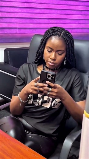 ⌨️ Phone becomes a laptop