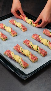 1.2M views · 8.7K reactions | No one will guess how you cooked it! Quick Appetizer with Minced Meat Ingredients puff pastry: 400 g (14 oz) cheese: 120 g (4.2 oz) parsley: 10 g (0.4 oz) puff pastry: 400 g (14 oz) minced meat: 500 g (18 oz) onion: 1 pc mushrooms: 150 g (5.3 oz) salt: 3 g (0.1 oz) black pepper: 1 g (0.0 oz) eggs: 1 pc yogurt: 120 g (4.2 oz) lime: 1 pc garlic: 10 g (0.4 oz) parsley: 5 g (0.2 oz) salt: 3 g (0.1 oz) olive oil: 10 ml (0.3 fl oz) | Appetizing.tv | Facebook