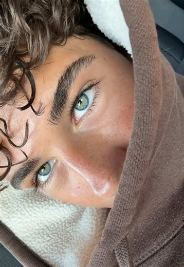 Dane (@dane.molnar)’s video of Pretty Eyes