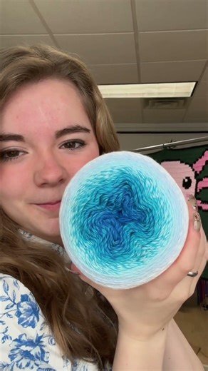 How fast does gradient yarn change colors? 🤔🤔#yarn