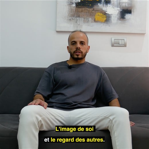 Salut, Si t'es un homme vraiment sérieux par rapport à ses objectifs personnels et relationnels alors... Il y a une réalité simple à comprendre. Si tu n'es pas solide sur ces objectifs, Si tu ne vas pas au lit satisfait de toi-même, Si tu n'es pas content de toi-même quand tu évalues les mois et années qui viennent de passer... Alors tu es très probablement pris dans les distractions. Il y a bien sûr les distractions externes, Passer du temps avec des gens qui ne vont pas dans la même direction,