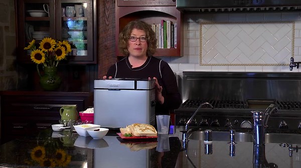 Cuisinart CBK-100 2 LB Bread Maker,Compact Automatic