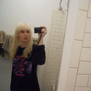 Laura Les Age, Bio, Height, Career, Boyfriend, Family, Wiki - BiographyVilla