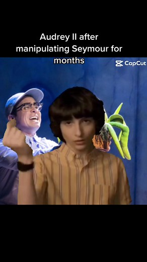 Sneaky sneaky plant #littleshopofhorrors #audreyii