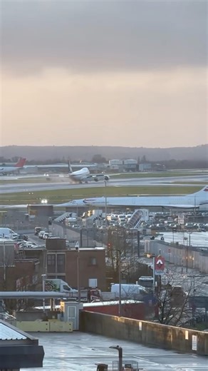 747 landing Heathrow ✈️ | Evie Aviation