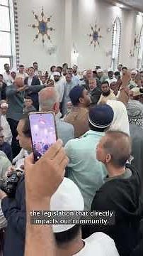 Protesters heckle Prime Minister Anthony Albanese at Lakemba mosque