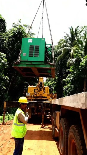 Heavy Duty Generator Installation: Crane Lifts & Power Solutions! 🏗️⚡