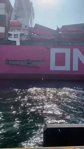 One Apus was hit by waves and over 1800 containers fell down to ocean.😬 Dear video owner, if you discover your content in this post, we kindly request you to get in touch with us. We are committed to providing proper credit and would appreciate your contact for appropriate attribution. #MaritimeIndustry #Shipping #MarineTechnology #MaritimeInnovation #OceanTransportation #PortsAndTerminals #MarineEngineering #MaritimeLogistics #MaritimeTrade #NavalArchitecture #Seafarers #MaritimeSafety #Oceano