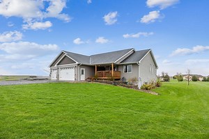 1425 129th St, New Richmond, WI 54017 - MLS 6519220 - Coldwell Banker