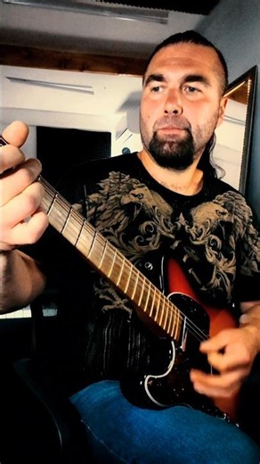 warming up with Steve Vai's riff 🤟