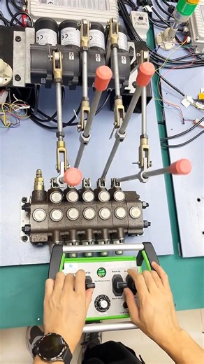 🚜 Remote Control Excavator Valve System | Amazing Hydraulic Joystick Control