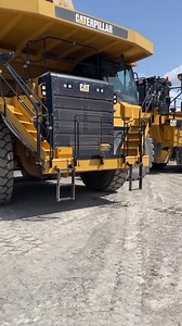 How about these two crowd pleasers on static display for one of our customer events at Malaga DLC The 777G and the 992K really are a perfect match aren’t they 💛 📽Caterpillar Demonstration and Learning Centers | MSP CAT