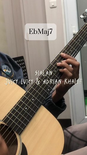 Chord Juicy Luicy: Tutorial Gitar Sialan