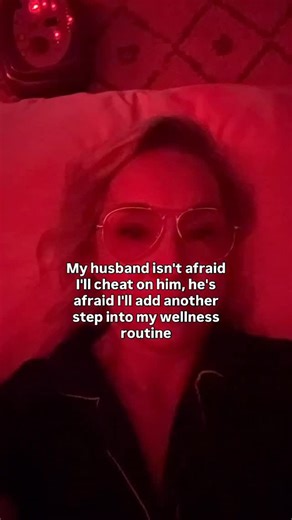 🕶️ Blue light blockers 🔴 Red light therapy 💜 Ereada amethyst mat 💍 Oura Ring ⚡ Vibration plate Not pictured but very much happening: ✨ Peptides essential oils ✨ Grounding rebounding ✨ Supplements protein shakes ✨ Morning sunlight outdoors dry sauna ✨ Nervous system healing tools (obviously) What am I missing? | Kate Northrup