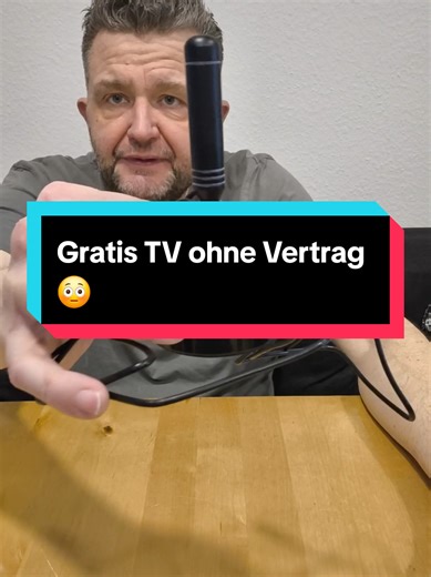 Tragbare DVB-T2 Antenne für HD-Empfang (H.265). Einfach anschließen und öffentlich-rechtliche Sender in HD empfangen. Perfekt für Wohnung, Camper oder Schlafzimmer-TV. #Fernsehen #DVBt2 #SparTipp #TechGadget #Wohnung