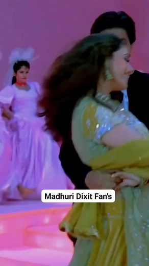 Madhuri Dixit Dance Show Short Video Bollywood Star #viralreels #viralpage #video #viral #quiz #foryou #foryoupage Madhuri Dixit Fan's | Old The Gold