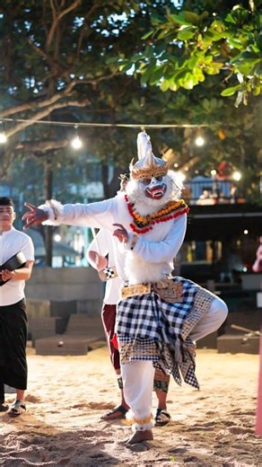 Megibung: the Balinese way to share.Food, culture & togetherness.IDR 950,000 (up to 4 persons)