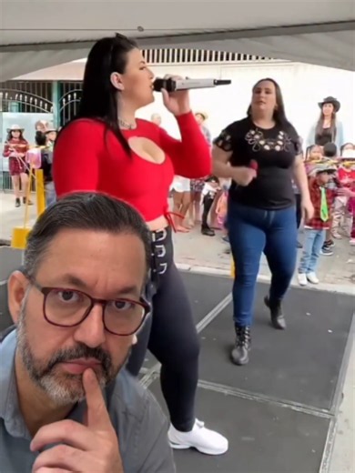 O que nossos filhos veem, ouvem e vivem todos os dias molda a forma como enxergam o mundo. Muitas vezes nos preocupamos com o que ensinamos, mas esquecemos de observar aquilo que está ensinando sem pedir permissão: as telas, as amizades, os conteúdos, os exemplos e o ambiente ao redor. A infância não é construída apenas pelas palavras dos pais. Ela também é construída pelas influências que cercam a criança todos os dias. Foi exatamente por isso que escrevi o livro O Papai é Neuro. Um guia para a