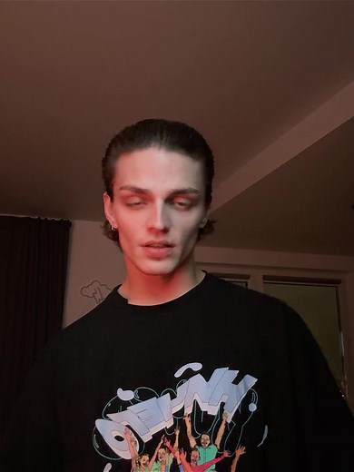 Vibrant Graphic T-Shirt Display Featuring 'OH' Design