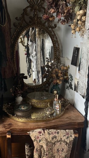 azariah on Instagram: "call it whatever you want but i will not be working harder to live better. happy casting 💋🖤🌙 #witchcraft #spiritual #manifestation #spirituality #tarot"