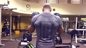 16K views · 882 reactions | How do you get fit, eat healthy, and stay motivated on a daily basis? My new book #FITFUEL answers all those questions and more. Pre-order at fitfuelbook.com | Chef Robert Irvine | Facebook