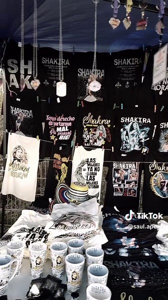 Merch Del Dia De Hoy! #Shakira 🐺🔥