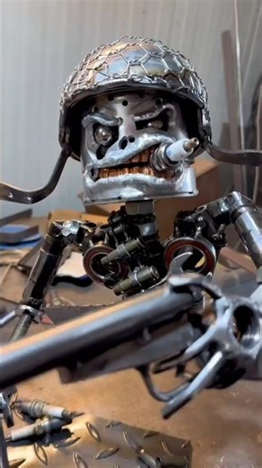 Small Scrap Metal Robot #ScrapMetal #MetalArt #RobotArt #Welding #RecycledArt #Shorts