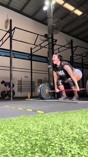 Entrenamiento de CrossFit para Mujeres: Motivación y Rutinas